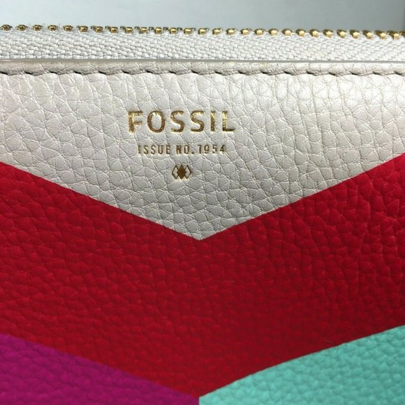 Fossil Gray Leather Multicolor Abstract Clutch Wristlet Wallet - Picture 12 of 12